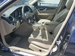 2012 Mercedes-Benz C 300 Sport z VIN WDDGF8BB8CA731905, wystawiony jako Copart lot #61692695 z przebiegiem 98 773 mil mil oraz Szkoda całkowita • Salvage title. Historia ofert i sprzedaży dostępna na DreamBid. Obrazek 7.