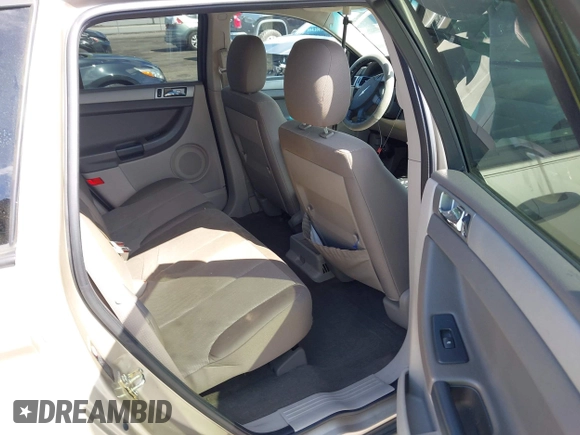 2005 Chrysler Pacifica с VIN 2C8GM48L35R451704, выставлен на аукционе IAAI как лот 42005444 с пробегом 122 456 миль миль и . История ставок и продаж доступна на DreamBid. Изображение 8.