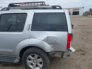 2012 Nissan Pathfinder LE with VIN 5N1AR1NN6CC625814, listed as a IAAI auction lot 41359272 with 174,657 mi miles. Bid and sale history available at carsss.com. Image 17.