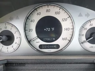 2008 Mercedes-Benz E-Class Luxury 3.5L with VIN WDBUF56X68B220680, listed as a IAAI auction lot 41816698 with 221,219 mi miles. Bid and sale history available at carsss.com. Image 7.