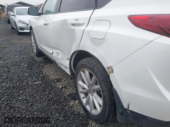 2019 Acura RDX with VIN 5J8TC2H39KL028834, listed as a IAAI auction lot 41746083 with 60,812 mi miles. Bid and sale history available at carsss.com. Image 19.