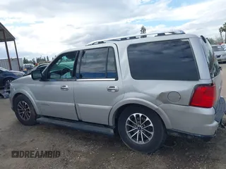 2005 Lincoln Navigator Luxury with VIN 5LMFU27505LJ20083, listed as a IAAI auction lot 41788861 with 258,971 mi miles. Bid and sale history available at carsss.com. Image 15.