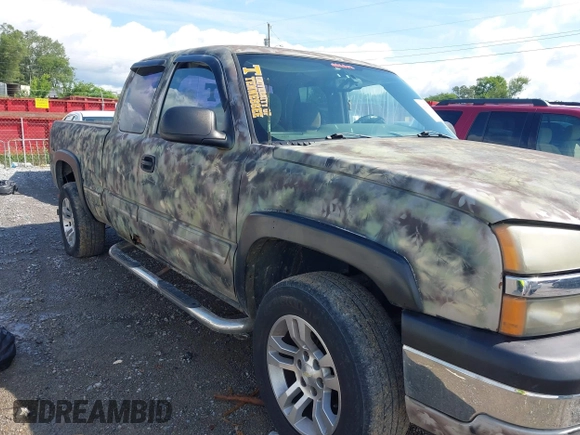 2005 Chevrolet Silverado 1500 Work Truck z VIN 1GCEK19V15Z101751, wystawiony jako IAAI lot #42387202 z przebiegiem 332 808 mil mil oraz . Historia ofert i sprzedaży dostępna na DreamBid. Obrazek 13.