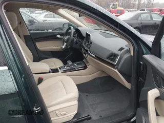 2018 Audi Q5 Premium Plus with VIN WA1BNAFY2J2232886, listed as a IAAI auction lot 41953018 with 30,096 mi miles. Bid and sale history available at carsss.com. Image 5.
