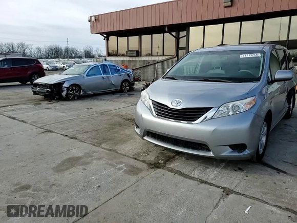 2012 Toyota Sienna LE AAS z VIN 5TDKK3DC7CS192916, wystawiony jako Copart lot #43219255 z przebiegiem 214 612 mil mil oraz Nie do naprawy • Non repairable. Historia ofert i sprzedaży dostępna na DreamBid. Obrazek 11.