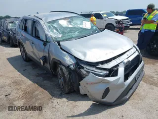 2022 Toyota RAV4 XLE with VIN 2T3P1RFV5NW260495, listed as a IAAI auction lot 42321407 with 69,538 mi miles and . Bid and sale history available at DreamBid. Image 1.