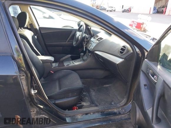 2013 Mazda 3 i Sport z VIN JM1BL1UP4D1779402, wystawiony jako IAAI lot #40728106 z przebiegiem 166 981 mil mil oraz . Historia ofert i sprzedaży dostępna na DreamBid. Obrazek 5.