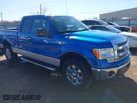 2014 Ford F-150 XL with VIN 1FTFX1EF9EFC89277, listed as a IAAI auction lot 41673946 with 152,487 mi miles and . Bid and sale history available at carsss.com. Image 1.