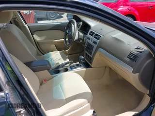 2008 Mercury Milan with VIN 3MEHM01168R635734, listed as a IAAI auction lot 42556769 with 81,785 mi miles and . Bid and sale history available at DreamBid. Image 5.