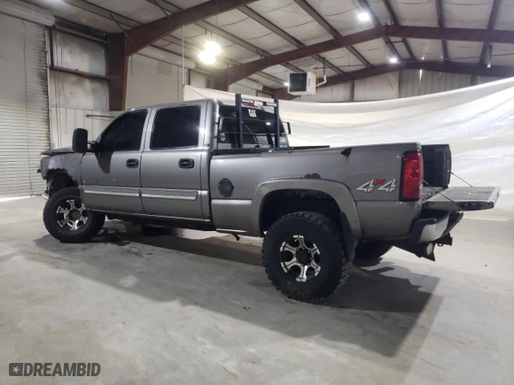 2007 Chevrolet Silverado 2500HD Classic LT3 with VIN 1GCHK23DX7F189187, listed as a Copart auction lot 84902554 with 226,593 mi miles and Salvage Title. Bid and sale history available at carsss.com. Image 2.