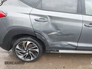 2019 Hyundai Tucson Ultimate with VIN KM8J3CAL8KU065577, listed as a IAAI auction lot 41214267 with 106,975 mi miles. Bid and sale history available at carsss.com. Image 18.