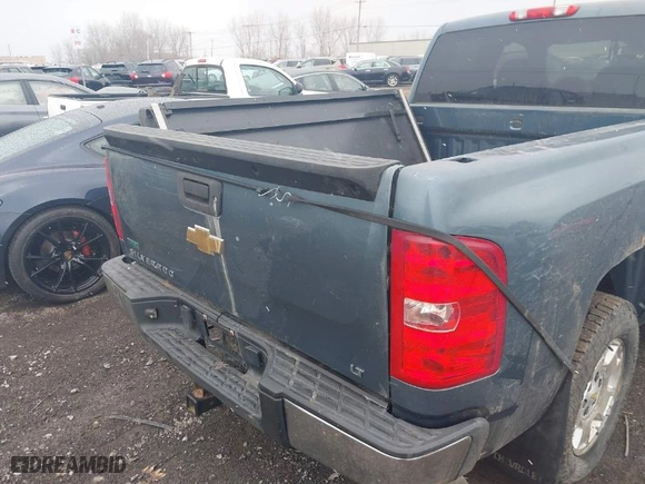 2011 Chevrolet Silverado 1500 LT with VIN 1GCRCSE0XBZ269267, listed as a IAAI auction lot 41887946 with 88,439 mi miles. Bid and sale history available at carsss.com. Image 6.