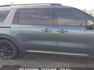 2025 Kia Carnival SX Prestige with VIN KNDNE5K32S6453595, listed as a IAAI auction lot 41691909 with 6,376 mi miles. Bid and sale history available at carsss.com. Image 14.