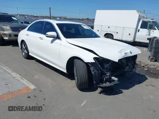 2017 Mercedes-Benz E-Class E 300 Luxury with VIN WDDZF4JB8HA181910, listed as a IAAI auction lot 41871305 with 91,135 mi miles. Bid and sale history available at carsss.com. Image 1.