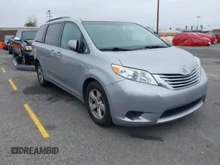 2017 Toyota Sienna LE Auto Access Seat with VIN 5TDKZ3DC1HS785190, listed as a IAAI auction lot 42047217 with 94,745 mi miles. Bid and sale history available at carsss.com. Image 1.