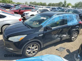 2016 Ford Escape SE z VIN 1FMCU9G95GUC20713, wystawiony jako Copart lot #56719445 z przebiegiem 136 121 mil mil oraz Szkoda całkowita • Salvage title. Historia ofert i sprzedaży dostępna na DreamBid. Obrazek 1.