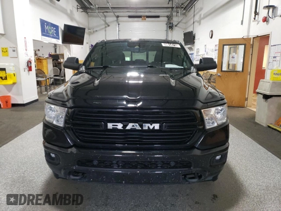 2021 Ram 1500 Big Horn z VIN 1C6SRFFT1MN804715, wystawiony jako Copart lot #59614715 z przebiegiem 66 735 mil mil oraz Czysty tytuł • Clean title. Historia ofert i sprzedaży dostępna na DreamBid. Obrazek 5.