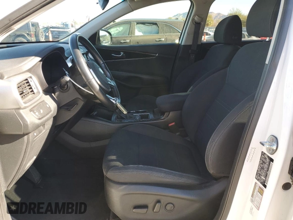 2020 Kia Sorento LX V6 with VIN 5XYPG4A55LG695652, listed as a Copart auction lot 88478465 with 88,107 mi miles and Salvage Title. Bid and sale history available at carsss.com. Image 7.