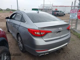 2015 Hyundai Sonata Sport z VIN 5NPE34AB9FH191188, wystawiony jako IAAI lot #42073785 z przebiegiem 92 867 mil mil oraz . Historia ofert i sprzedaży dostępna na DreamBid. Obrazek 3.