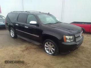2011 Chevrolet Suburban LTZ with VIN 1GNSKKE34BR102215, listed as a IAAI auction lot 41186176 with 261,550 mi miles. Bid and sale history available at carsss.com. Image 1.