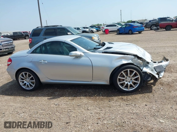 2007 Mercedes-Benz SLK 350 z VIN WDBWK56F47F140488, wystawiony jako IAAI lot #41911083 z przebiegiem 105 325 mil mil oraz . Historia ofert i sprzedaży dostępna na DreamBid. Obrazek 13.