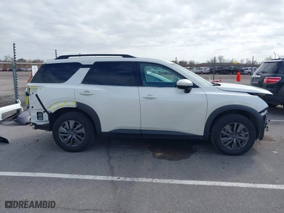 2024 Nissan Pathfinder SV with VIN 5N1DR3BA5RC256432, listed as a IAAI auction lot 41423829 with 17,676 mi miles. Bid and sale history available at carsss.com. Image 14.