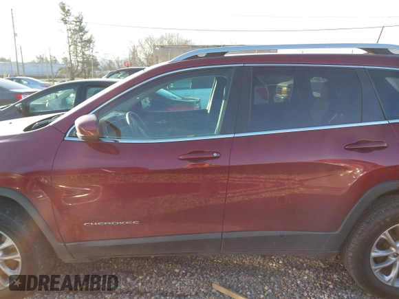 2019 Jeep Cherokee Latitude with VIN 1C4PJMCB1KD330788, listed as a IAAI auction lot 41162447 with 96,763 mi miles. Bid and sale history available at carsss.com. Image 14.