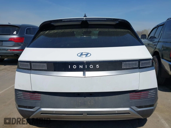 2024 Hyundai Ioniq 5 SE z VIN KM8KM4DE8RU300381, wystawiony jako IAAI lot #41907767 z przebiegiem 17 452 mil mil oraz . Historia ofert i sprzedaży dostępna na DreamBid. Obrazek 16.
