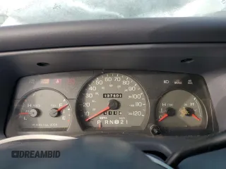 2001 Mercury Grand Marquis GS z VIN 2MEFM74W61X695639, wystawiony jako Copart lot #42099295 z przebiegiem 137 501 mil mil oraz Nie do naprawy • Non repairable. Historia ofert i sprzedaży dostępna na DreamBid. Obrazek 9.