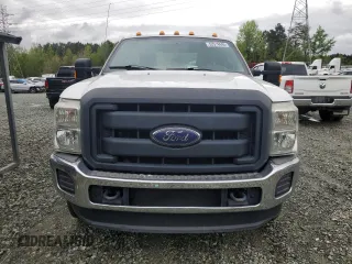 2015 Ford F-250 XLT with VIN 1FT7X2B6XFEA74111, listed as a Copart auction lot 52918695 with 114,522 mi miles and Salvage title. Bid and sale history available at DreamBid. Image 5.