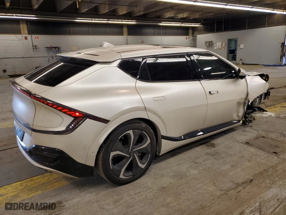 2022 Kia EV6 GT-Line with VIN KNDC4DLC5N5067119, listed as a Copart auction lot 77870564 with 39,431 mi miles and Salvage Title. Bid and sale history available at carsss.com. Image 3.
