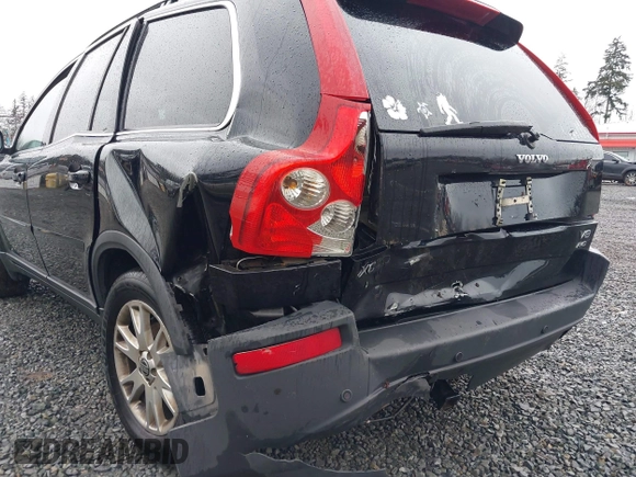 2006 Volvo XC90 4.4L V8 with VIN YV4CZ852661294452, listed as a IAAI auction lot 41720039 with 182,645 mi miles. Bid and sale history available at carsss.com. Image 6.