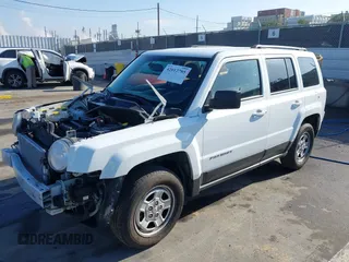 2016 Jeep Patriot Sport SE with VIN 1C4NJPBA5GD722505, listed as a IAAI auction lot 42012785 with Not Provided miles and . Bid and sale history available at carsss.com. Image 2.