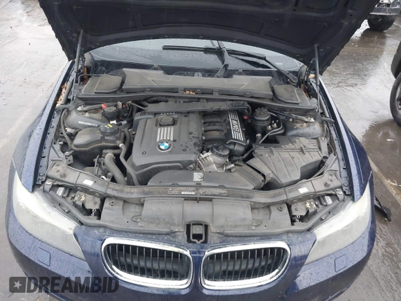 2011 BMW 3 Series 328i xDrive with VIN WBAPK5G50BNN31595, listed as a IAAI auction lot 41873082 with 1 mi miles. Bid and sale history available at carsss.com. Image 10.