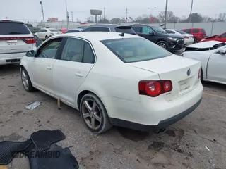 2008 Volkswagen Jetta Sedan SE with VIN 3VWRM71K78M104317, listed as a IAAI auction lot 41653840 with 178,616 mi miles. Bid and sale history available at carsss.com. Image 3.