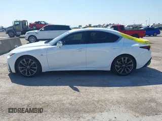 2024 Lexus IS 350 F Sport z VIN JTHGZ1B28R5076833, wystawiony jako IAAI lot #41967134 z przebiegiem 20 704 mil mil oraz . Historia ofert i sprzedaży dostępna na DreamBid. Obrazek 15.