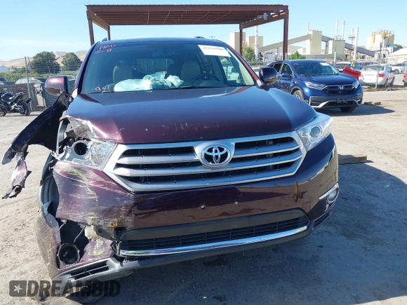2013 Toyota Highlander Limited z VIN 5TDDK3EH7DS276173, wystawiony jako IAAI lot #42223590 z przebiegiem 45 821 mil mil oraz . Historia ofert i sprzedaży dostępna na DreamBid. Obrazek 12.
