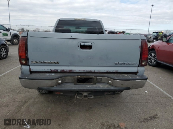 2000 Chevrolet Silverado 2500 LT with VIN 1GCGK29U2YE430010, listed as a Copart auction lot 37657274 with 329,629 mi miles and Clean Title. Bid and sale history available at carsss.com. Image 6.