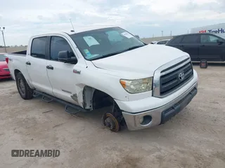 2012 Toyota Tundra 4WD Truck with VIN 5TFDW5F19CX250264, listed as a IAAI auction lot 40190175 with 267,549 mi miles. Bid and sale history available at carsss.com. Image 1.