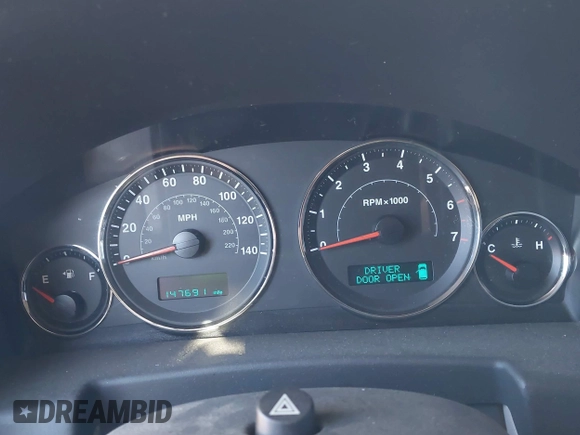 2007 Jeep Commander Limited с VIN 1J8HG58N17C530457, выставлен на аукционе IAAI как лот 41616534 с пробегом 147 691 миль миль и . История ставок и продаж доступна на DreamBid. Изображение 7.