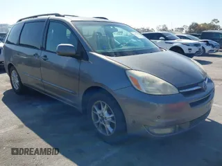 2005 Toyota Sienna XLE with VIN 5TDZA22C55S296645, listed as a IAAI auction lot 42017952 with 238,212 mi miles. Bid and sale history available at carsss.com. Image 1.