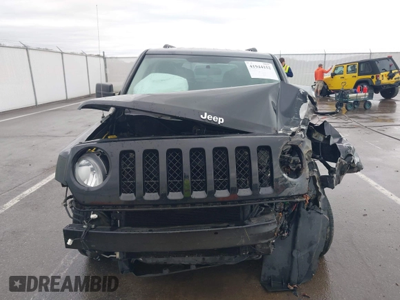 2014 Jeep Patriot Sport with VIN 1C4NJRBBXED879285, listed as a IAAI auction lot 41944152 with 103,676 mi miles. Bid and sale history available at carsss.com. Image 13.