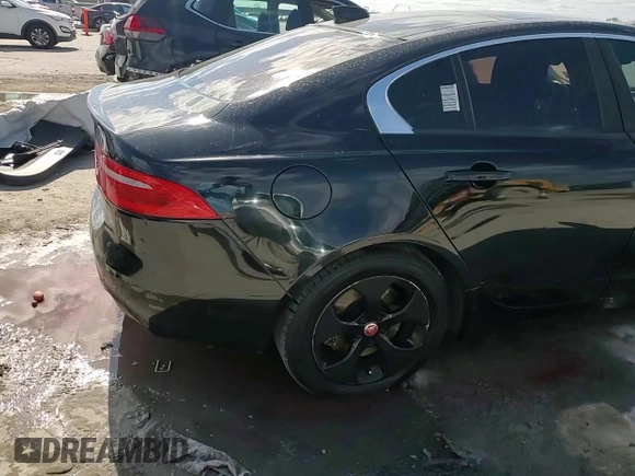 2017 Jaguar XE 25t z VIN SAJAR4BG7HA977736, wystawiony jako Copart lot #48751375 z przebiegiem 121 674 mil mil oraz Szkoda całkowita • Salvage title. Historia ofert i sprzedaży dostępna na DreamBid. Obrazek 14.