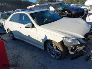 2011 Mercedes-Benz E-Class E 350 Luxury with VIN WDDHF5GB4BA477796, listed as a IAAI auction lot 41669019 with NaN miles. Bid and sale history available at carsss.com. Image 1.