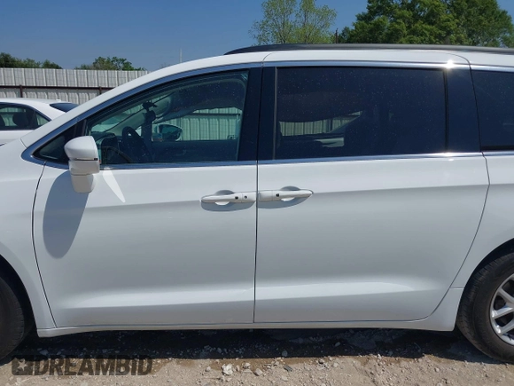 2022 Chrysler Pacifica Touring L with VIN 2C4RC1BG4NR191644, listed as a IAAI auction lot 41979011 with 84,789 mi miles and . Bid and sale history available at DreamBid. Image 14.