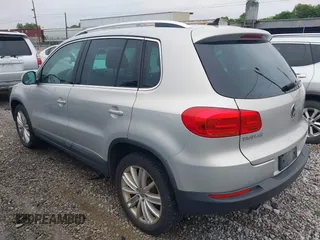 2012 Volkswagen Tiguan S z VIN WVGBV7AX3CW540311, wystawiony jako IAAI lot #42375250 z przebiegiem 168 594 mil mil oraz . Historia ofert i sprzedaży dostępna na DreamBid. Obrazek 3.