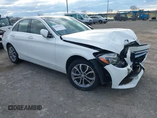2015 Mercedes-Benz C-Class C 300 Luxury with VIN 55SWF4KB6FU093145, listed as a IAAI auction lot 42041531 with 59,438 mi miles. Bid and sale history available at carsss.com. Image 1.
