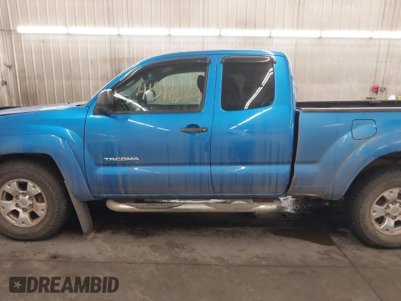 2011 Toyota Tacoma z VIN 5TFUX4EN1BX007462, wystawiony jako IAAI lot #41516380 z przebiegiem 93 111 mil mil oraz . Historia ofert i sprzedaży dostępna na DreamBid. Obrazek 15.