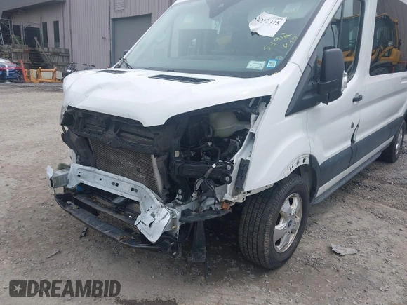 2020 Ford Transit Passenger XL z VIN 1FBAX2CG9LKA95093, wystawiony jako IAAI lot #42292375 z przebiegiem 53 912 mil mil oraz . Historia ofert i sprzedaży dostępna na DreamBid. Obrazek 6.