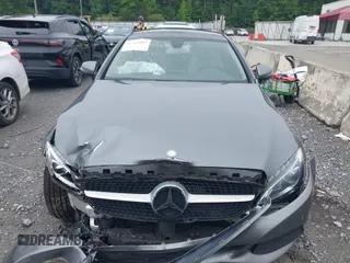 2017 Mercedes-Benz C 300 z VIN WDDWJ4JB4HF379226, wystawiony jako IAAI lot #42366082 z przebiegiem 96 015 mil mil oraz . Historia ofert i sprzedaży dostępna na DreamBid. Obrazek 12.